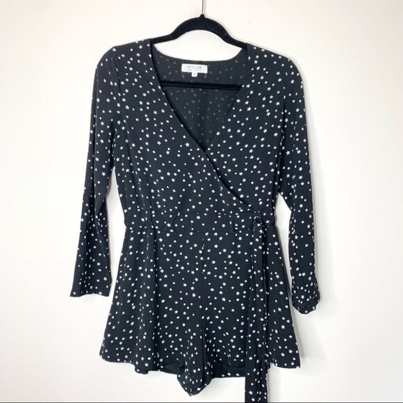 Revolve WYLDR In Your Eyes Star Print Romper Playsuit Jumpsuit Navy Blue V-neck - Picture 7 of 16